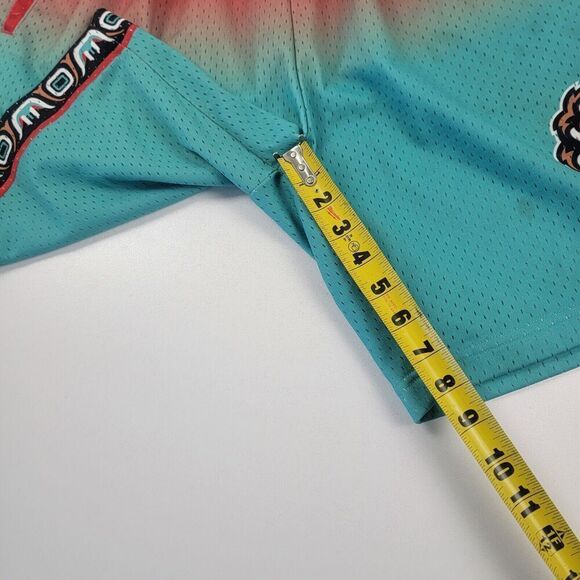 Mitchell & Ness 96-97 Vancouver Grizzlies NBA Men's Swingman Shorts Size Medium - Picture 8 of 11